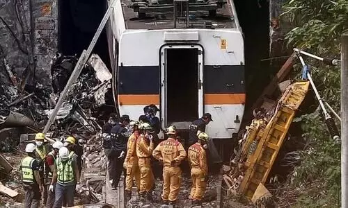 നിർത്തിയിട്ട ലോറി തെന്നിയിറങ്ങി പാളത്തിൽ; തായ്​വാൻ സാക്ഷിയായത്​​ വൻ ട്രെയിൻ ദുരന്തത്തിന്​- മാപ്പുപറഞ്ഞ്​ ലോറി ഉടമ