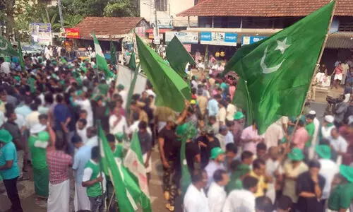 ആലപ്പുഴയിൽ പോളിങ് ബൂത്തിൽ മുസ്‌ലിം ലീഗ് നേതാക്കൾ തമ്മിലടിച്ചു