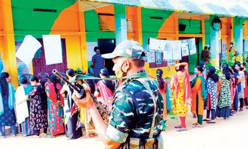 നഗരം മടിച്ചു, മലയോരം കുതിച്ചു, ഉച്ചസ്​ഥായിയിൽ തീരപ്രദേശം