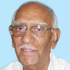 സു​കു​മാ​ര​ൻ നാ​യ​ർ