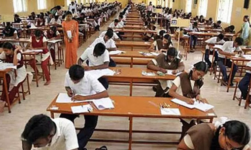 എസ്.എസ്.എൽ.സി, പ്ലസ് ടു പരീക്ഷകൾക്ക് നാളെ തുടക്കം; പരീക്ഷക്കെത്തുന്നത് 8.97 ലക്ഷം വിദ്യാർഥികൾ എസ്.എസ്.എൽ.സി, പ്ലസ് ടു പരീക്ഷകൾക്ക് നാളെ തുടക്കം; പരീക്ഷക്കെത്തുന്നത് 8.97 ലക്ഷം വിദ്യാർഥികൾ