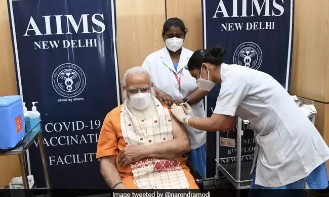 മോദി രണ്ടാം ഡോസ് വാക്​സിൻ​ സ്വീകരിച്ചു; അർഹരായവർക്കെല്ലാം വാക്​സിൻ ലഭ്യമാക്കുമെന്നും പ്രതികരണം