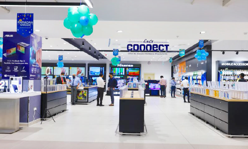 ദാ​ന മാ​ൾ ലു​ലു ഹൈ​പ്പ​ർ​മാ​ർ​ക്ക​റ്റി​​ൽ ന​വീ​ക​രി​ച്ച ഇ​ല​ക്​​ട്രോ​ണി​ക്​​സ്​ വി​ഭാ​ഗം തു​റ​ന്നു