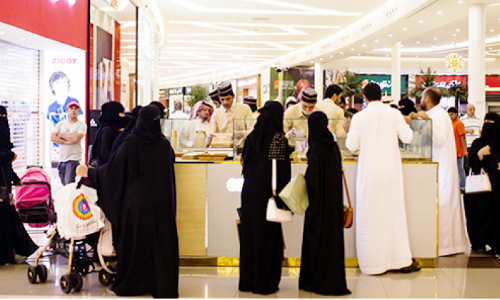 സൗ​ദി​യി​ൽ മാ​ളു​ക​ളി​ലെ ജോ​ലി​യും സ്വ​ദേ​ശി​വ​ത്​​ക​രി​ക്കും