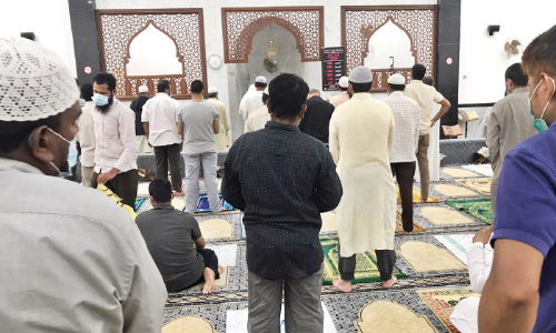 സിദ്ദീഖ്​ ഹസൻ: മയ്യിത്ത്​ നമസ്​കാരം സംഘടിപ്പിച്ച്​ കുവൈത്തികൾ