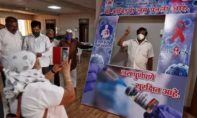 വാക്​സിൻ ക്ഷാമം രൂക്ഷം; വിതരണ കേന്ദ്രങ്ങൾ അടച്ചുപൂട്ടി മഹാരാഷ്​ട്ര