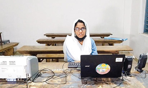 അൻഷി പരീക്ഷയെഴുതി; ആത്മവിശ്വാസത്തി​െൻറ വെളിച്ചത്തിൽ