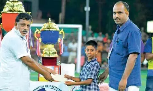 കടല വിറ്റു കിട്ടിയ പണം വൃക്കരോഗിക്ക് നൽകി ഫഹദ് താരമായി