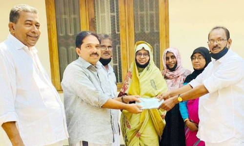 റി​യാ​ദ് വ​നി​ത കെ.​എം.​സി.​സി വി​വാ​ഹ ധ​ന​സ​ഹാ​യ വി​ത​ര​ണം   കോ​ഴി​ക്കോ​ട് ന​ട​ന്നു