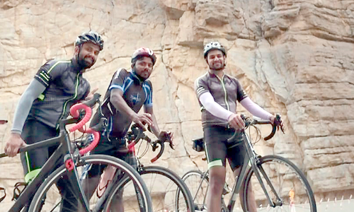 ജ​ബ​ൽ ജെ​യ്‌​സി​ലൂ​ടെ  സൈ​ക്കി​ളി​ൽ...