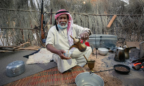 ബദവിയും കഹ്​വയും; പഴമയെ ആഘോഷമാക്കുന്ന അറബ്​ മേള