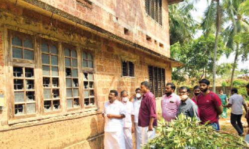 കോൺഗ്രസ് ബൂത്ത് പ്രസിഡൻറി​െൻറ വീടിനുനേരെ ആക്രമണം