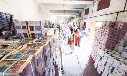 പാഠപുസ്​തക വിതരണം തുടങ്ങി