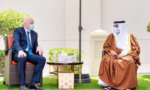 ഫി​ഫ പ്ര​സി​ഡ​ൻ​റ്​ ജി​യാ​നി ഇ​ൻ​ഫാ​ൻ​റി​നോ ബ​ഹ്​​റൈ​നി​ലെ​ത്തി