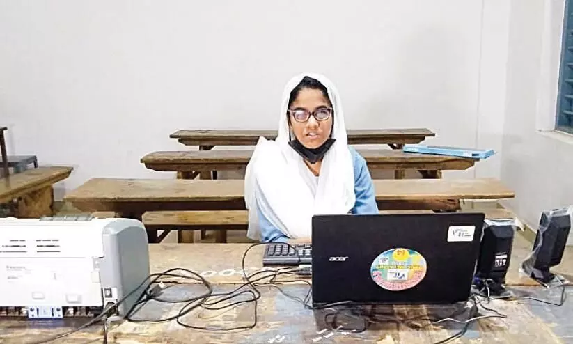 അൻഷി പരീക്ഷയെഴുതി; ആത്മവിശ്വാസത്തി​െൻറ വെളിച്ചത്തിൽ