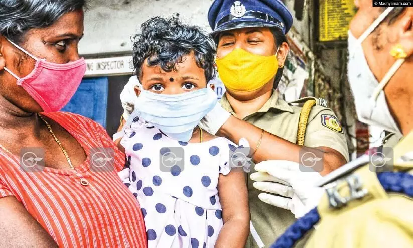മാസ്കില്ലാതെ ഇറേങ്ങണ്ട; കോവിഡും പിഴയും ഒരുമിച്ചുകിട്ടും മാസ്കില്ലാതെ ഇറേങ്ങണ്ട; കോവിഡും പിഴയും ഒരുമിച്ചുകിട്ടും