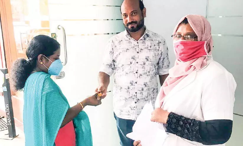 lost gold necklace returned lost gold necklace returned