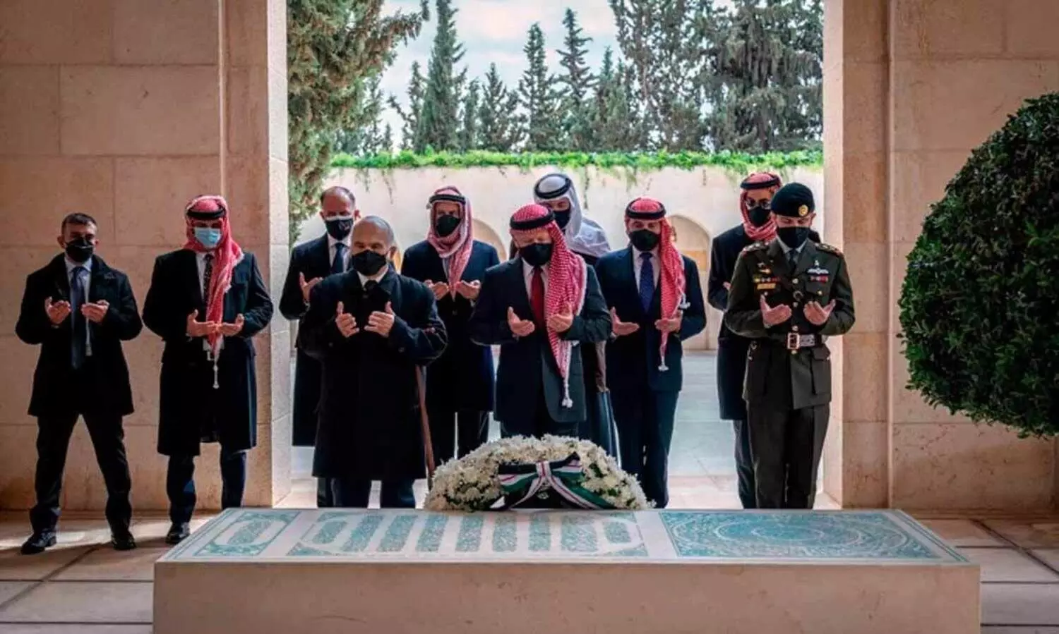 വിവാദങ്ങൾക്കിടെ ജോർഡൻ രാജാവും രാജകുമാരനും ​ഒരേ വേദിയിൽ