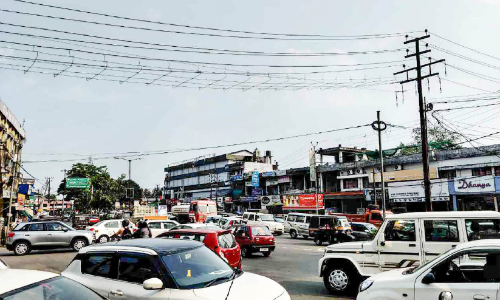 മൂവാറ്റുപുഴ ടൗൺ ഗതാഗതക്കുരുക്കിൽ