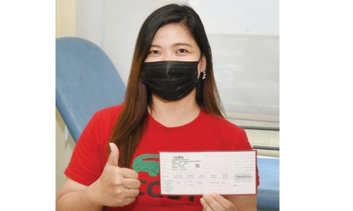 ദ​ശ​ല​ക്ഷാ​മ​ത്​ വാ​ക്​​സി​ൻ ഡോ​സ്​ സ്വീ​ക​രി​ച്ച​വ​ൾ ബേ​ബി മ​നാ​ലോ