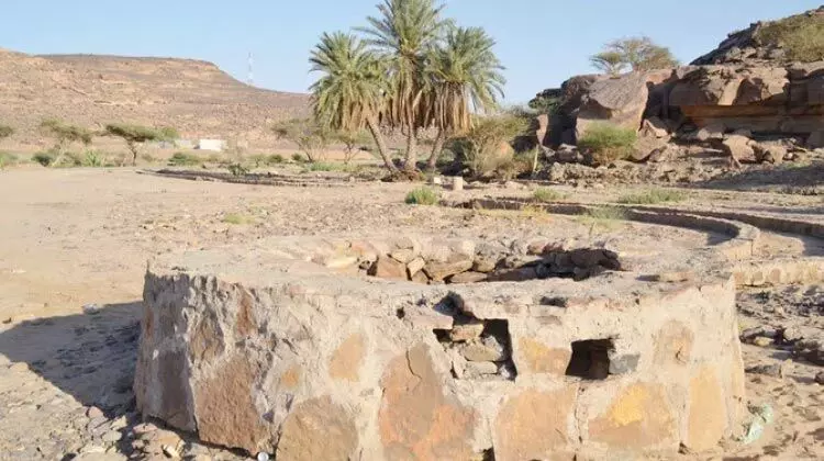 ശിലായുഗചരിത്രം വിളിച്ചോതുന്നു നജ്റാനിലെ ഹിമ കിണർ ശിലായുഗചരിത്രം വിളിച്ചോതുന്നു നജ്റാനിലെ ഹിമ കിണർ