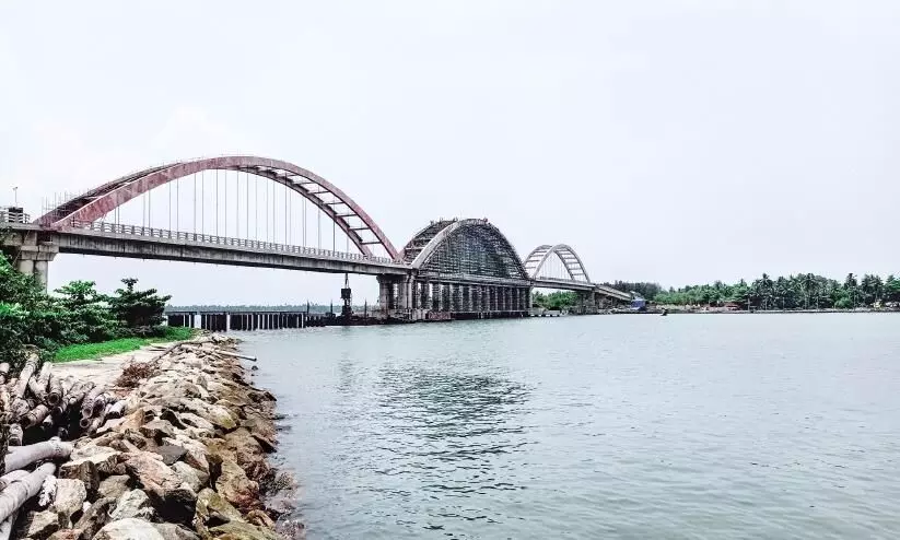 വിനോദസഞ്ചാരികളെ വരവേൽക്കാൻ വലിയഴീക്കൽ തീരം ഒരുങ്ങുന്നു