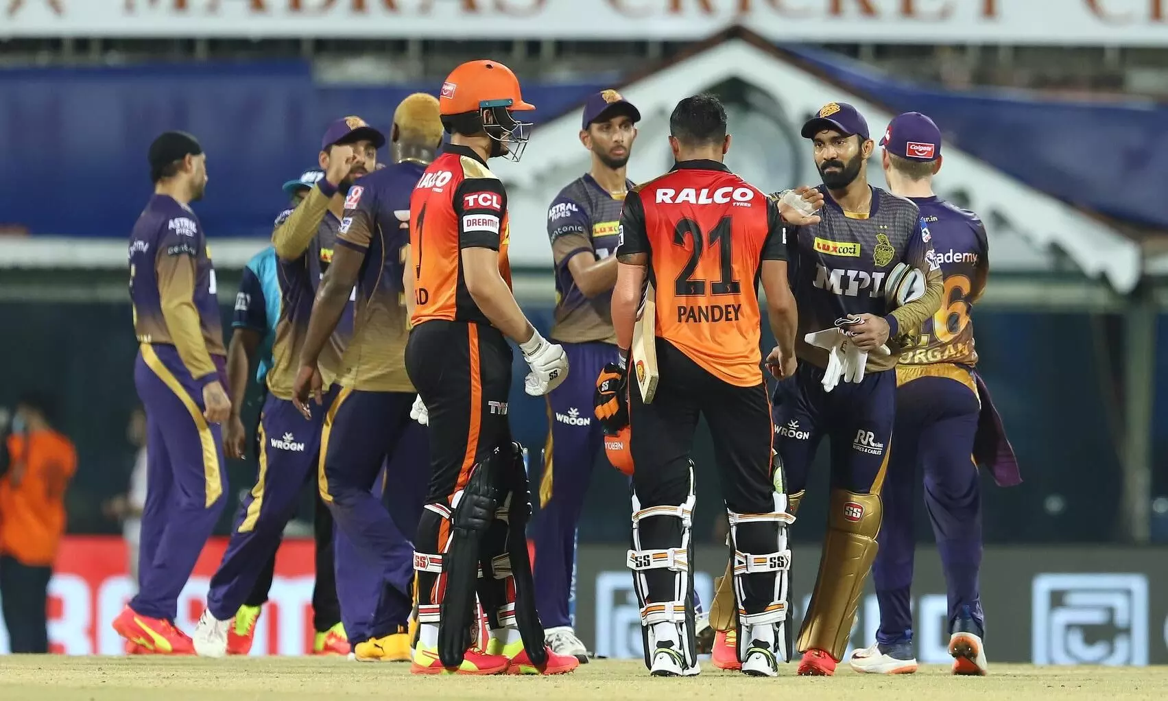 ആഞ്ഞുപിടിച്ചിട്ടും ഹൈദരാബാദ് എത്തിയില്ല, കൊൽക്കത്തക്ക് 10 റൺസ് ജയം ആഞ്ഞുപിടിച്ചിട്ടും ഹൈദരാബാദ് എത്തിയില്ല, കൊൽക്കത്തക്ക് 10 റൺസ് ജയം