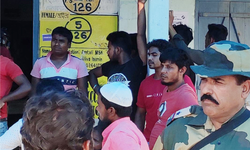 വെ​ടി​യു​ണ്ട പാ​യി​ച്ച​ത്​ വോ​ട്ട​ർ​മാ​രു​ടെ നെ​ഞ്ചി​ലേ​ക്ക്