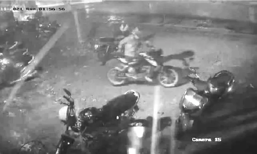 bike stealing-cctv footage