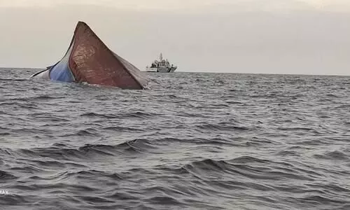 കോഴിക്കോട്ടു നിന്ന്​ പോയ മത്സ്യബന്ധന ബോട്ട്​ കപ്പലിലിടിച്ച് മൂന്ന് മരണം; ഒമ്പത്​ പേരെ കാണാനില്ല