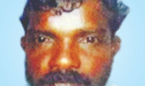 ത​ല​ശ്ശേ​രി​യി​ൽ വാ​ഹ​നാ​പ​ക​ട​ത്തി​ൽ  പ​യ്യോ​ളി സ്വ​ദേ​ശി മ​രി​ച്ചു