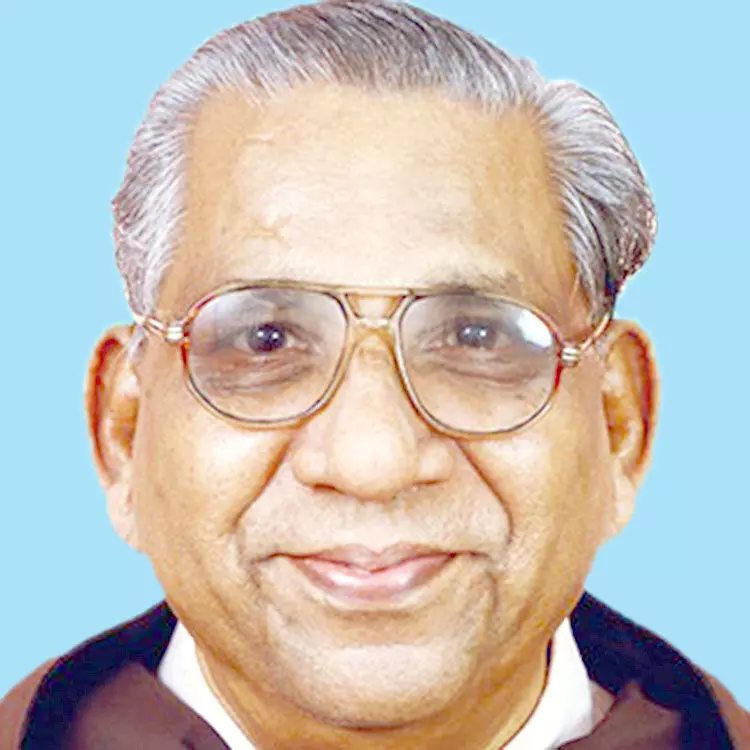 ഫാ. ​ജൂ​ലി​യ​സ്​ പൂ​മ​രം