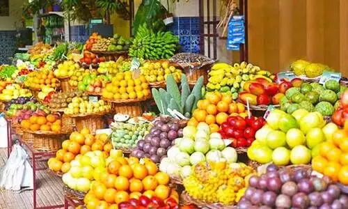 റമദാൻ: പഴവിഭവങ്ങൾ എത്തി, ആശങ്കയോടെ വ്യാപാരികൾ