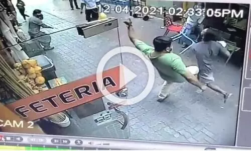 ഫുട്​ബാൾ സ്​കിൽ പുറത്തെടുത്തു; ദുബൈയിൽ കള്ളനെ കാൽവെച്ചു വീഴ്​ത്തി മലയാളി; വീഡിയോ കാണാം