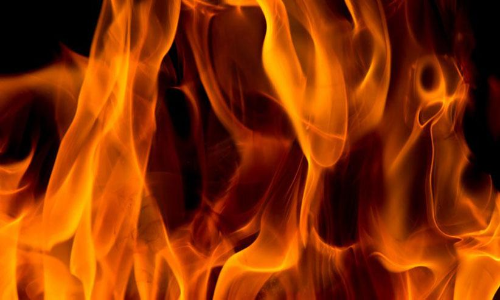 വെട്ടുകേസിലെ പ്രതിയുടെ വീടിന്​ തീപിടിച്ചു