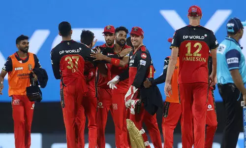 ബൗളർമാർ തിളങ്ങി; ത്രില്ലർ പോരിൽ സൺറൈസേഴ്​സിനെ ആറ്​ റൺസിന്​ തകർത്ത്​ ആർ.സി.ബി