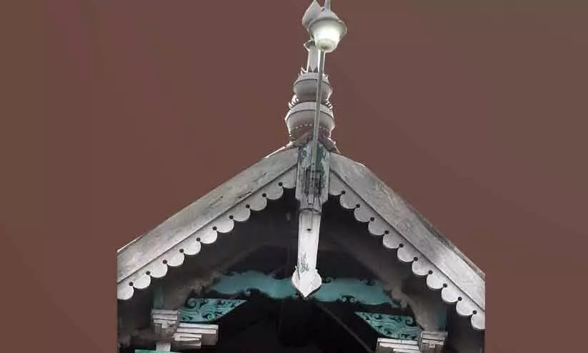 ആ മിനാര വെളിച്ചത്തിന് എന്തൊരായുസ്സ്