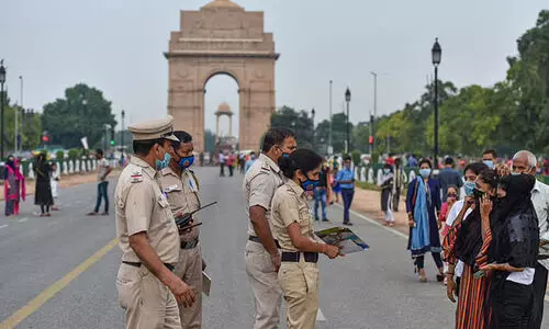 കോവിഡ്​ വ്യാപനം​​​​: തലസ്ഥാനത്ത്​ വീക്കെൻഡ്​ കർഫ്യൂ, പ്രധാന മാർക്കറ്റുകൾ അടക്കുന്നു,  നിയന്ത്രണങ്ങൾ കടുപ്പിച്ച്​ സംസ്ഥാനങ്ങൾ