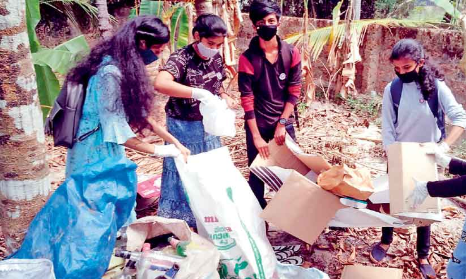 കരിഞ്ചോലമലയിൽ വീട് നിർമാണത്തിനായി മുണ്ടുമുറുക്കി വിദ്യാർഥികൾ