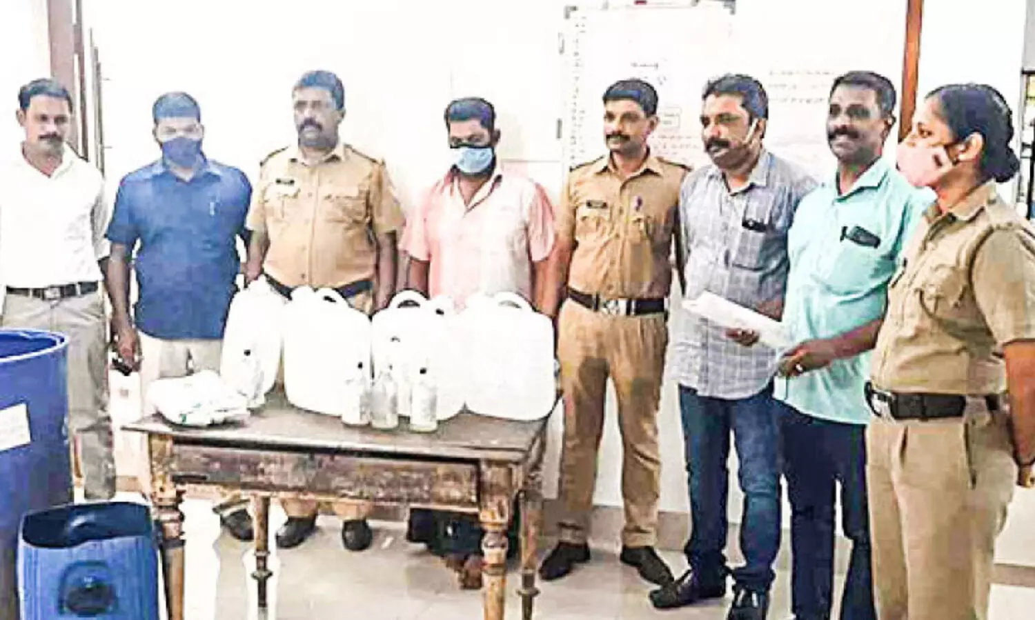 fake liquor making; man captured