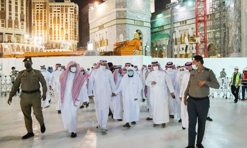 ഹ​റം ക​വാ​ട​ങ്ങ​ളി​ലെ മു​ൻ​ക​രു​ത​ൽ ന​ട​പ​ടി​ക​ൾ പ​രി​ശോ​ധി​ച്ചു