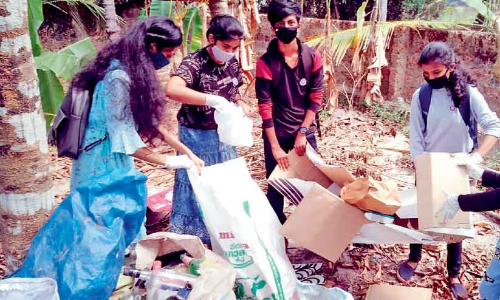 കരിഞ്ചോലമലയിൽ വീട് നിർമാണത്തിനായി മുണ്ടുമുറുക്കി വിദ്യാർഥികൾ