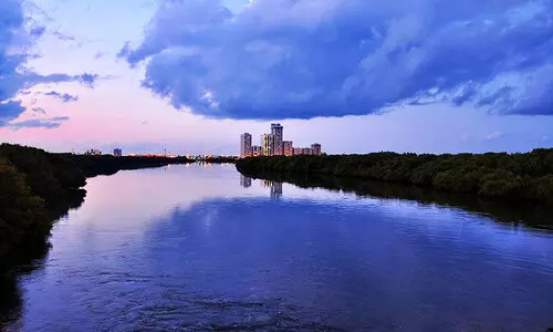മ​​നം കു​​ളി​​ര്‍പ്പി​​ക്കും   ത​​ണ്ണീ​​ര്‍ത​​ട​​ങ്ങ​​ള്‍