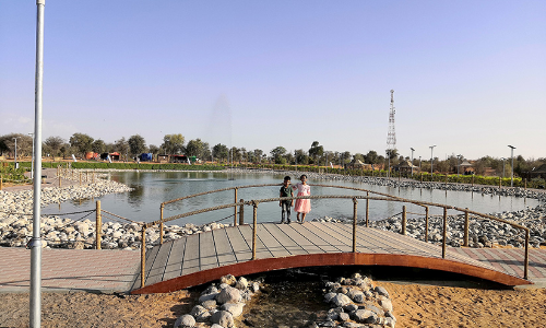 അൽ ഹയർ ലേക് പാർക്ക്  മരുഭൂമിയിലെ തടാകം