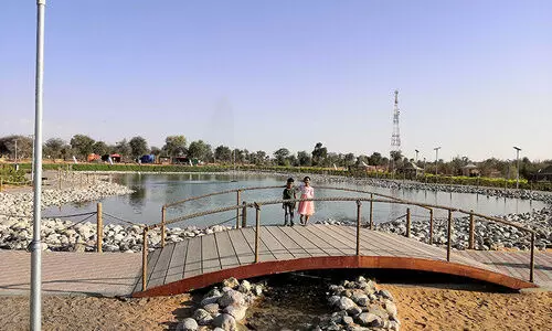 അൽ ഹയർ ലേക് പാർക്ക്  മരുഭൂമിയിലെ തടാകം