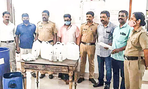 fake liquor making; man captured