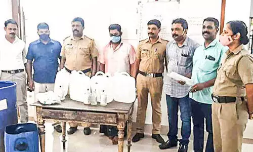 fake liquor making; man captured