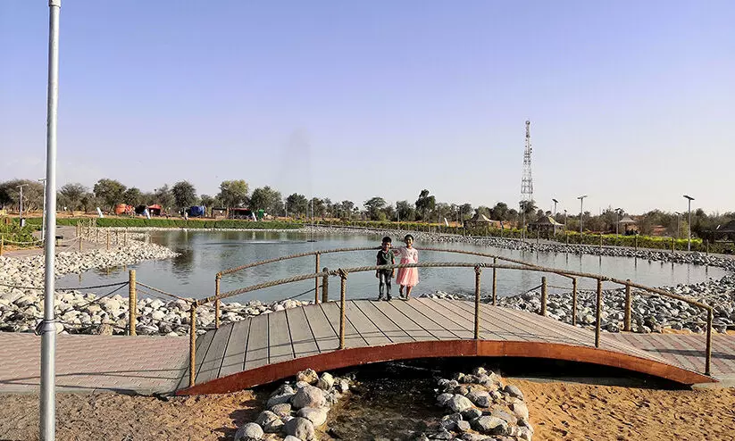 അൽ ഹയർ ലേക് പാർക്ക്  മരുഭൂമിയിലെ തടാകം