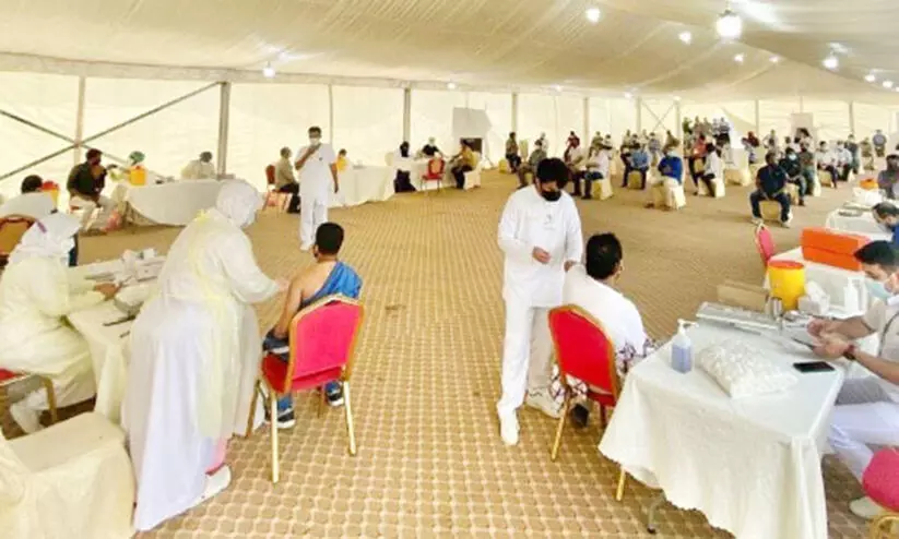 കുവൈത്ത് ഫ്ലോർമിൽ ജീവനക്കാർക്ക് കുത്തിവെപ്പ് കാമ്പയിൻ കുവൈത്ത് ഫ്ലോർമിൽ ജീവനക്കാർക്ക് കുത്തിവെപ്പ് കാമ്പയിൻ