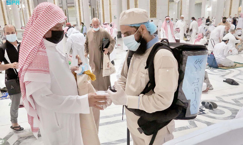 ഹ​റ​മി​ൽ വി​ത​ര​ണം​ ചെ​യ്യു​ന്ന​ത്​ ര​ണ്ടു​ല​ക്ഷം സം​സം ബോ​ട്ടി​ലു​ക​ൾ